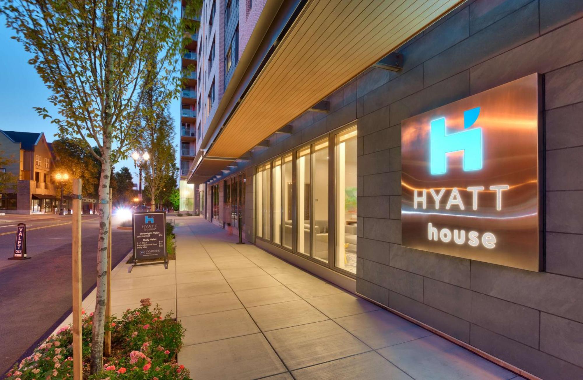 Hyatt House Portland / Downtown Hotel Exterior photo